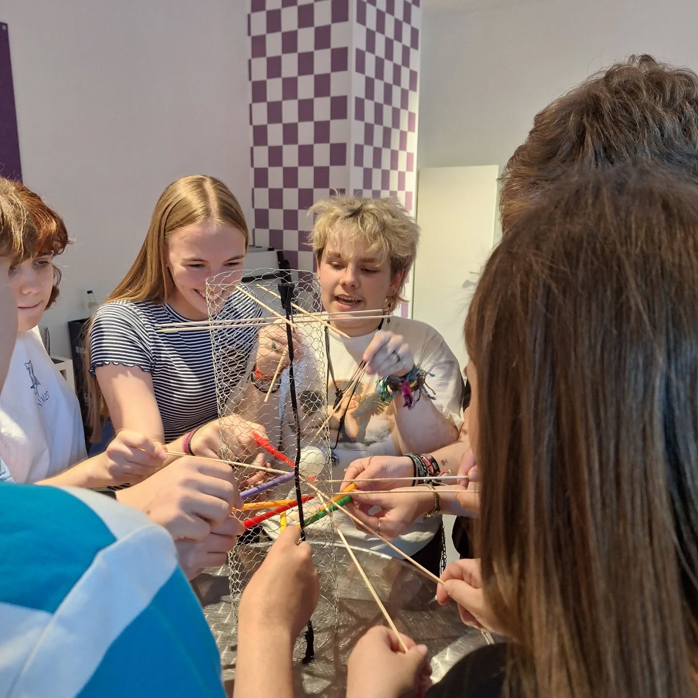 Hochspannung, Konzentration, Kooperation, Geduld und Spaß waren die Bestandteile der JULEICA-Fortbildung: Upgr8! TEAMSPIELE
#sjpa #sjpaglück #evjugendmainz #gemeinsam packen wirs #Jugendarbeit #jugendverbandsarbeit #teambuilding