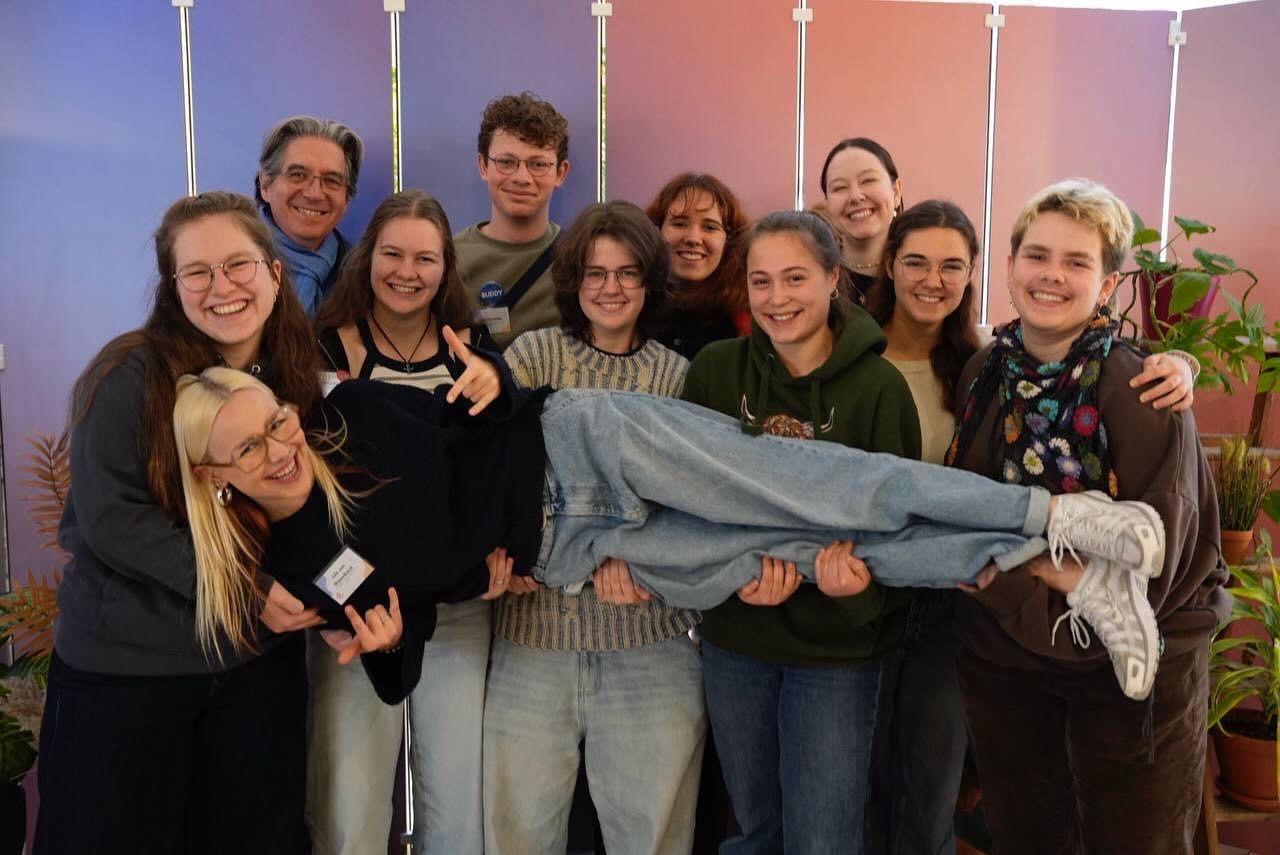 Wir waren wieder auf der @ejhn_de  VV in Höchst  und gut vertreten. Herzlichen Glückwunsch an @alinaw.31 die jetzt auf unserem Propsteiplatz sitzt. @kiggelantisch der jetzt Vorsitzender ist. Und @julemachtmumm und @juro_maron die auf einem freien Platz der EJHN sitzen. 🫶🎉