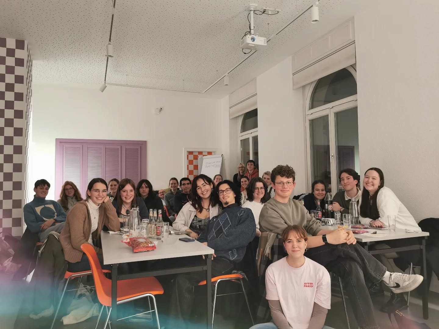 Gestern war Pubquiz im Café-Pause :)
Wir freuen uns sehr, dass so viele Menschen da waren!

#evjugendmainz #sjpamainz #pubquiz #ejvdmainz #evjugend