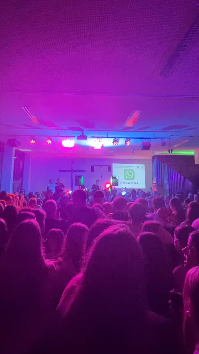 Beste Stimmung bei unserer Konfi-Party am vergangenen Freitag - über 400 Jugendliche feierten in der ev. Gemeinde in Gonsenheim mit uns. Wir sehen uns dann am 23.01.26 wieder! 🎉🪩

#konfiparty #sjpa #evjugendmainz #sjpaglück